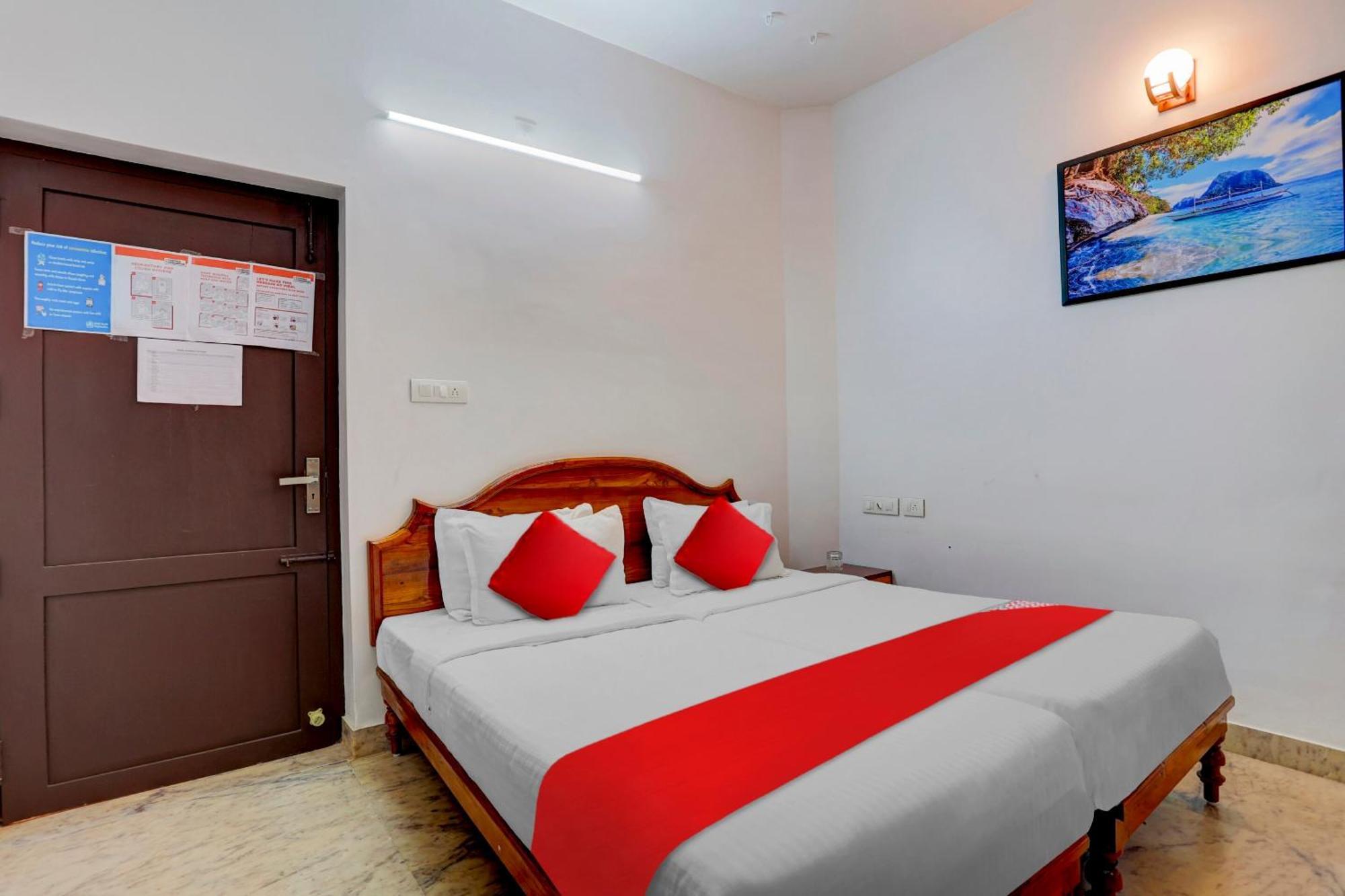 Hotel O Poptavern Heritage Kovalam Bagian luar foto