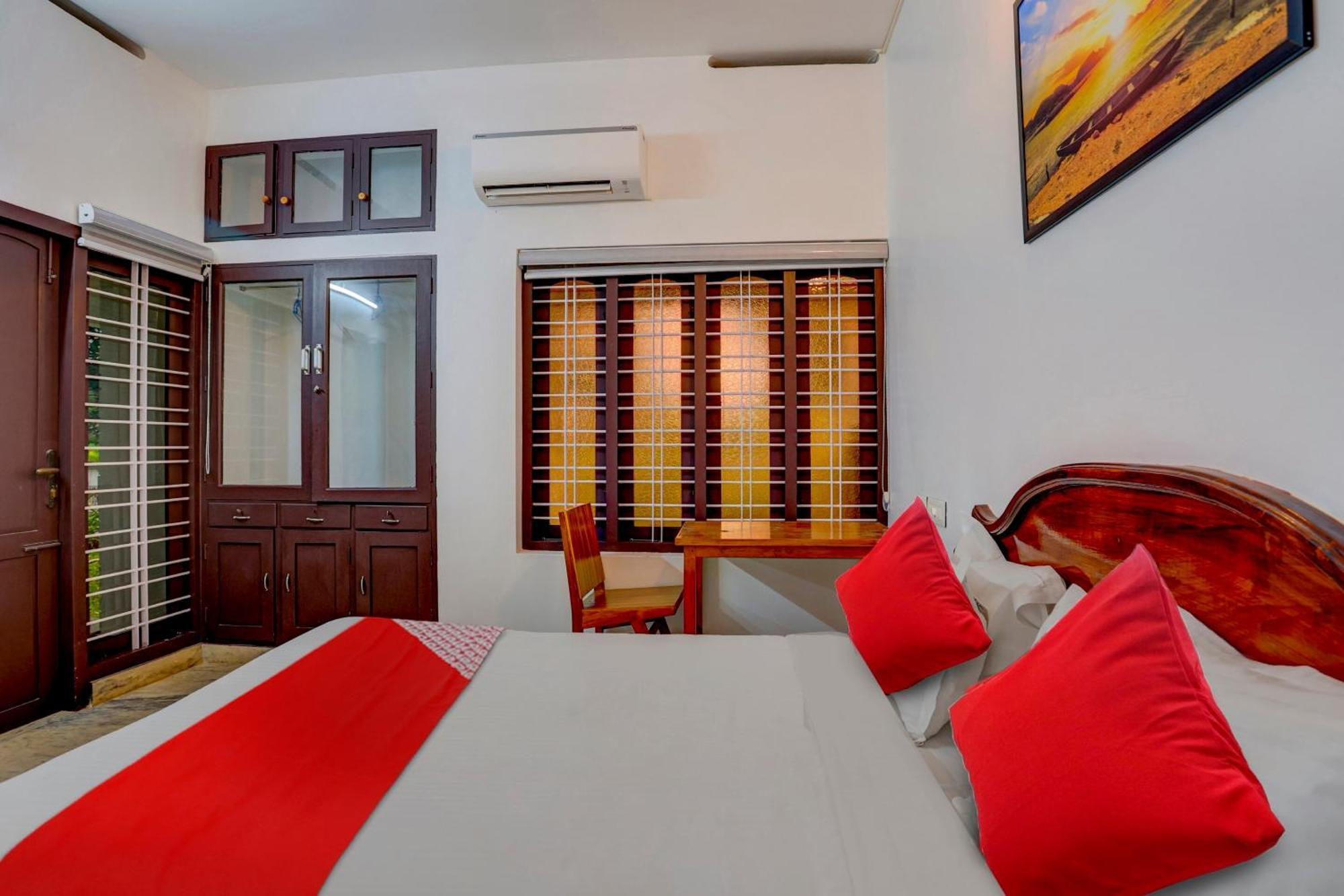 Hotel O Poptavern Heritage Kovalam Bagian luar foto