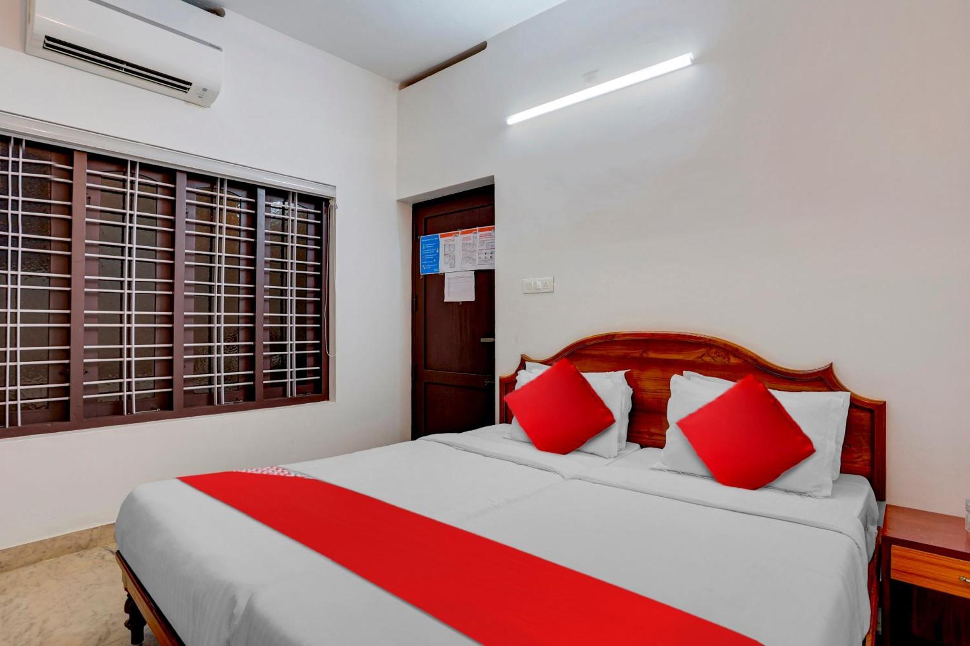 Hotel O Poptavern Heritage Kovalam Bagian luar foto