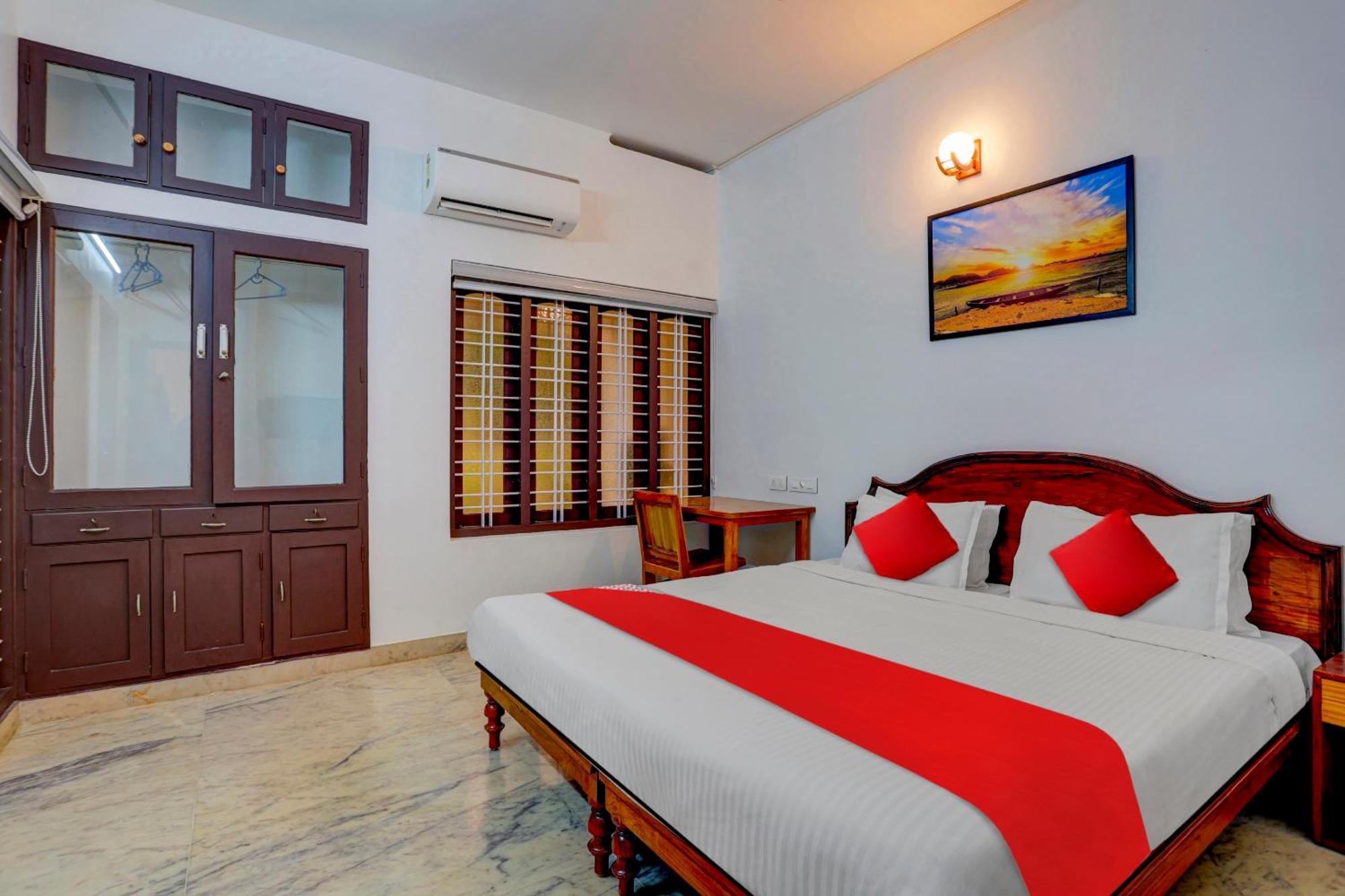 Hotel O Poptavern Heritage Kovalam Bagian luar foto