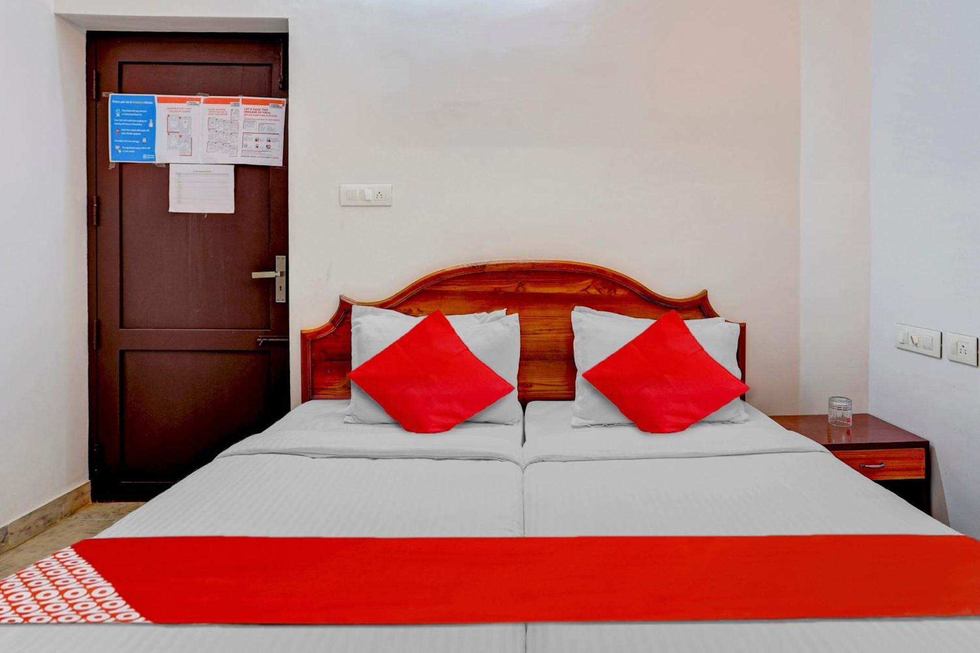 Hotel O Poptavern Heritage Kovalam Bagian luar foto